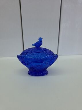 Hofbauer Byrdes Cobalt Blue Glass Trinket Box with Bird Finial